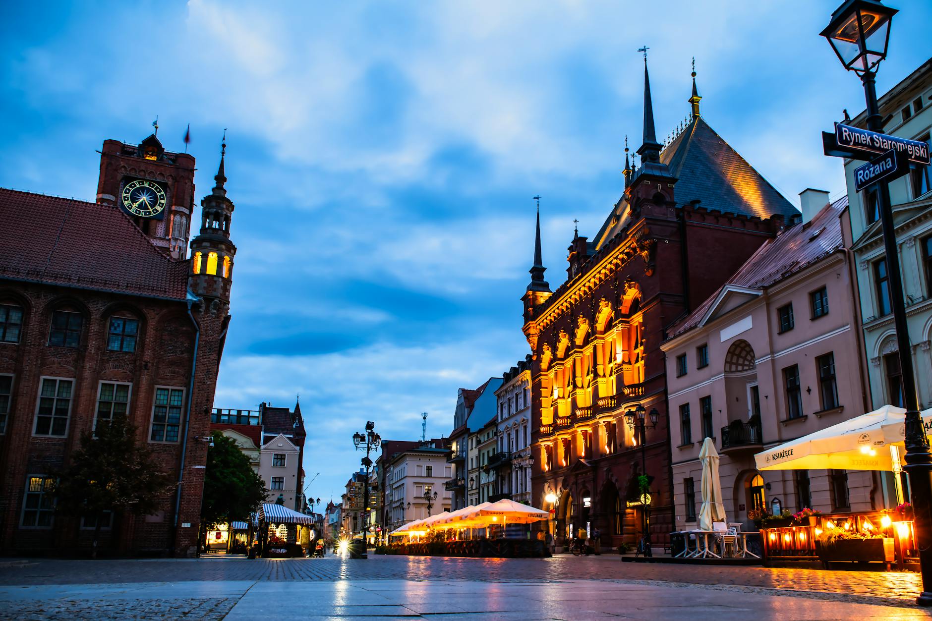 Mapa pokazująca lokalizację Żyrardowa i okolic na tle Polski, symbolizująca rynek pracy.